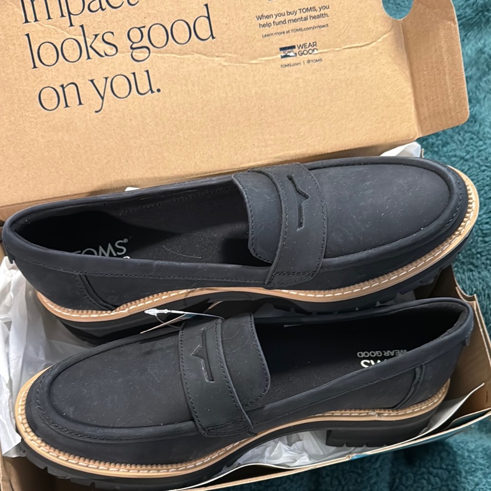 NWT Tom’s Cara loafers size 8.5